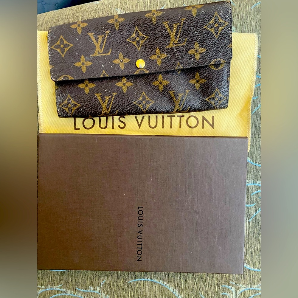 Louis Vuitton Sarah Wallet